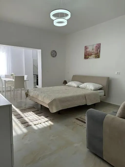 Stylish One Bedroom Apartment Durrës